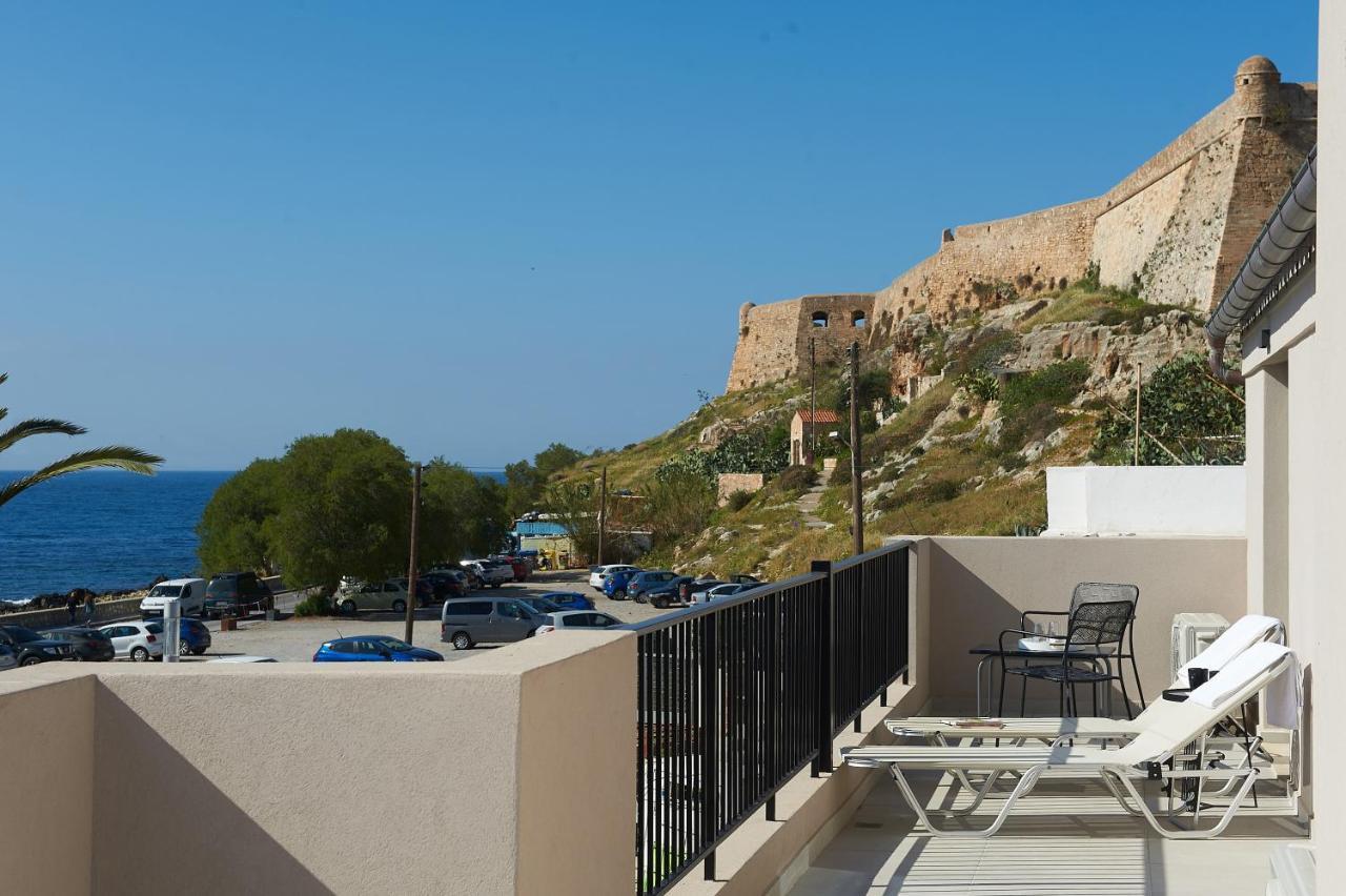 Porta Squero Premium Suites 罗希姆诺 外观 照片