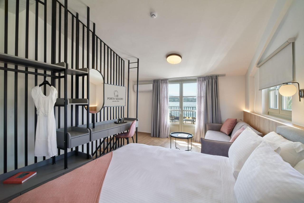 Porta Squero Premium Suites 罗希姆诺 外观 照片